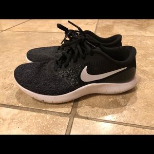Nike Flex contact sneakers